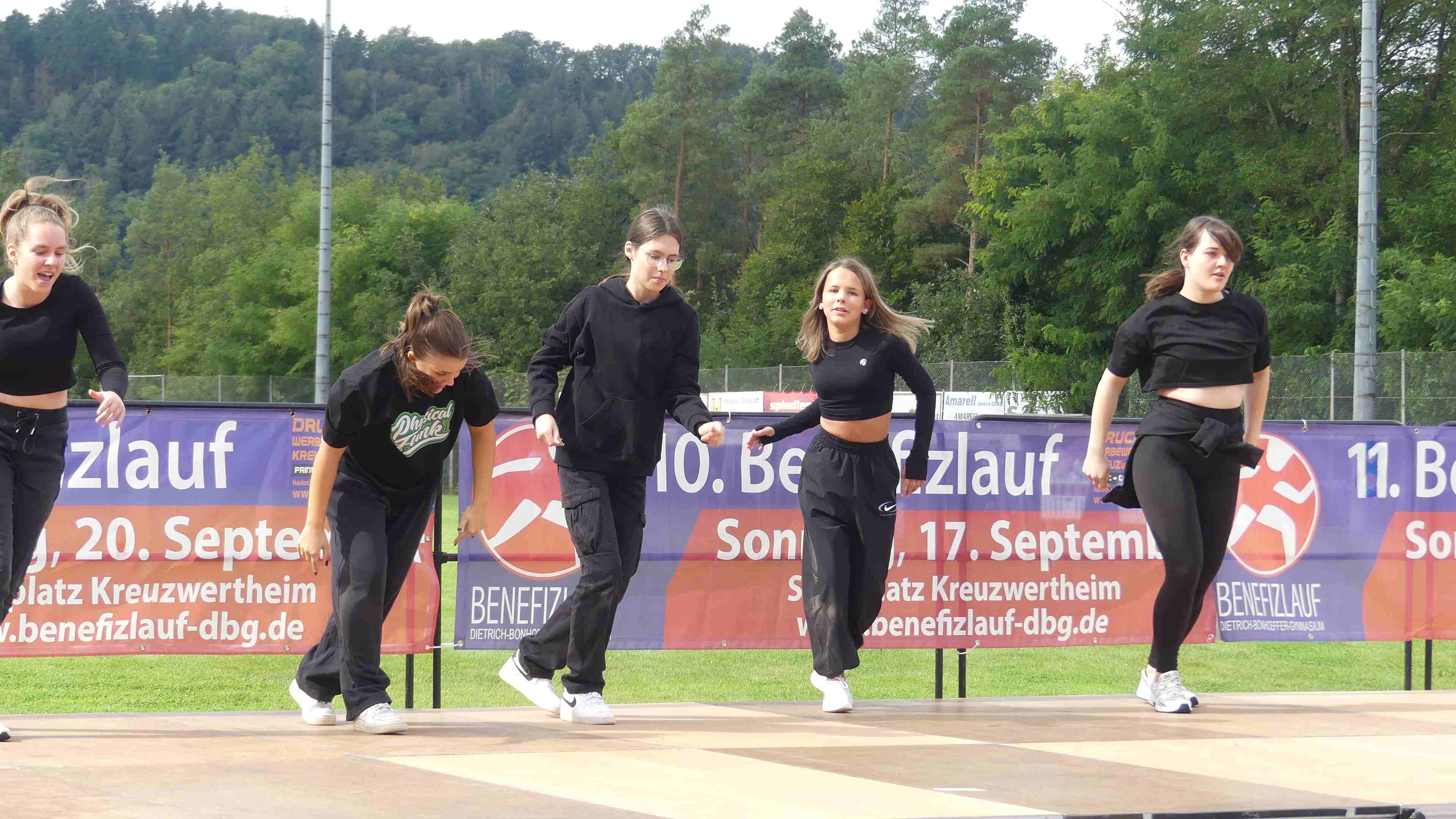 Bild vom 14. Benefizlauf im Jahr 2024. Dies ist das 129. Bild.